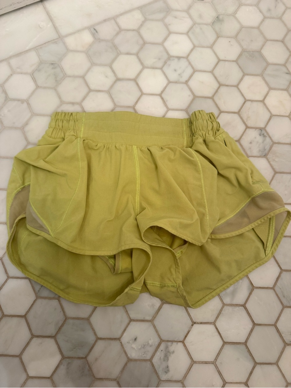 Women’s lululemon yellow hotty hot Shorts